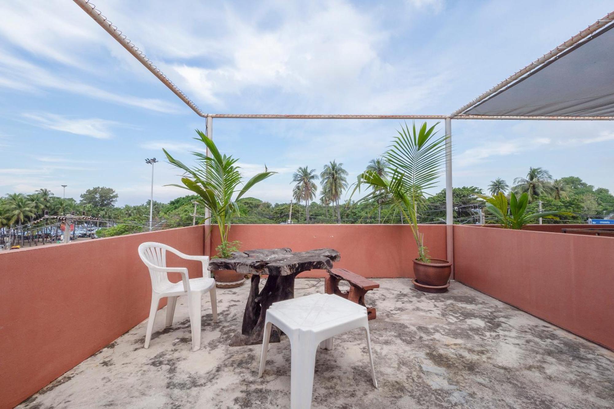 Oyo 1152 Hongpak Mint Hotel Bang Saen Luaran gambar