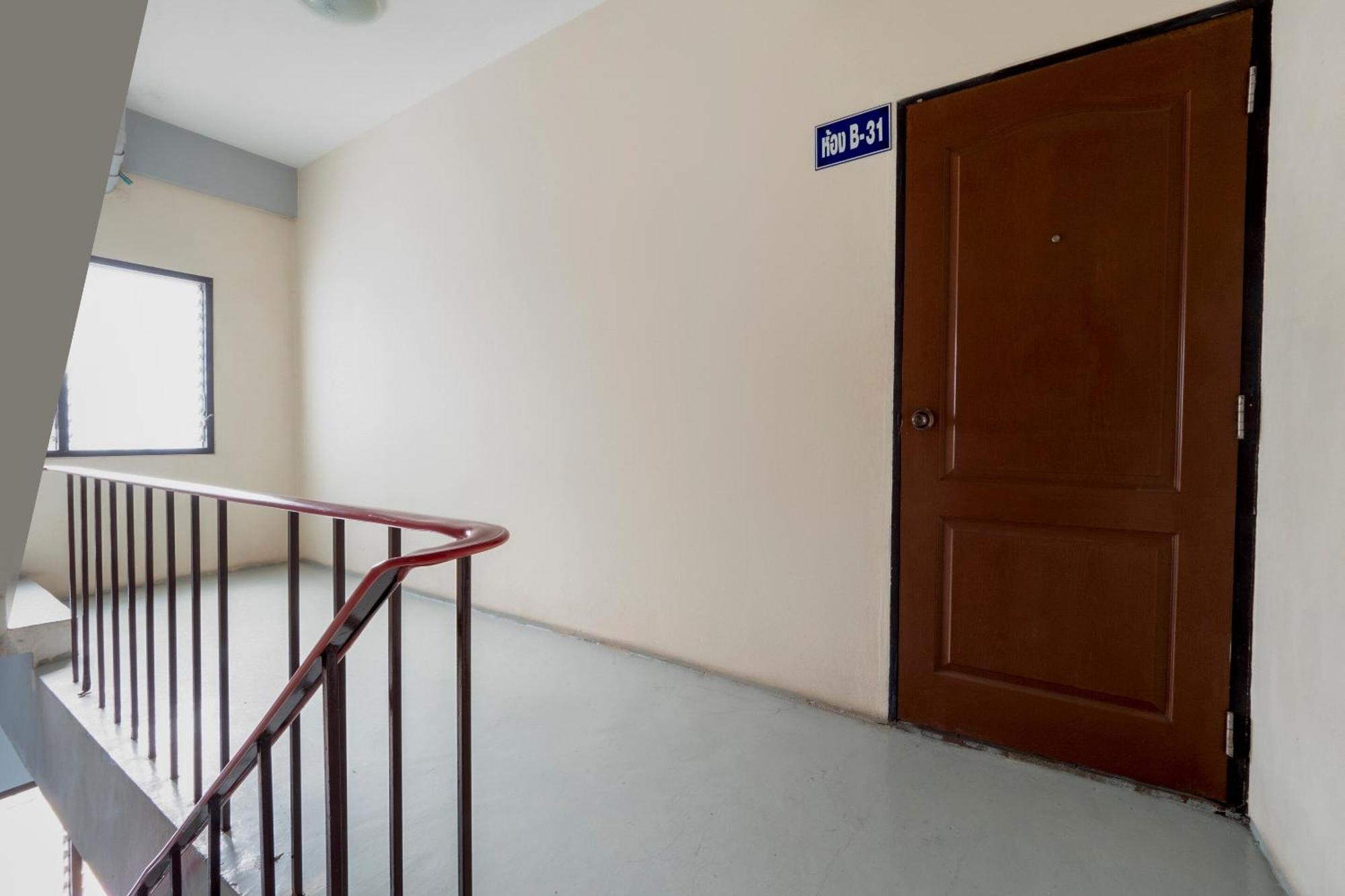Oyo 1152 Hongpak Mint Hotel Bang Saen Luaran gambar
